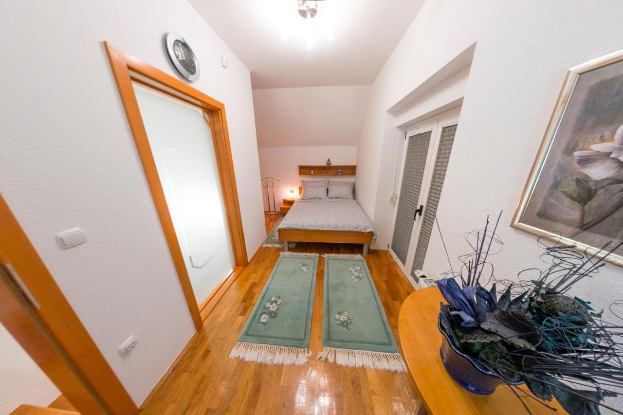 Holiday Home Villa Sara Біхач Екстер'єр фото