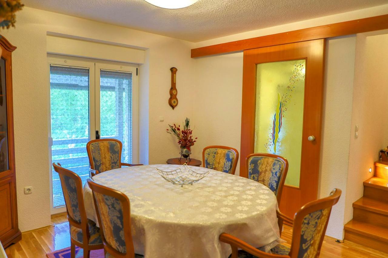 Holiday Home Villa Sara Біхач Екстер'єр фото