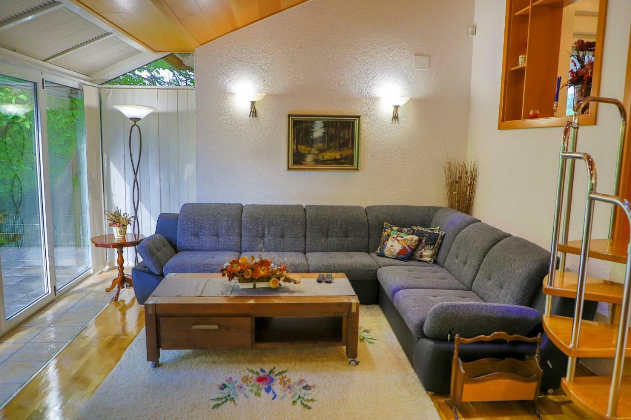 Holiday Home Villa Sara Біхач Екстер'єр фото