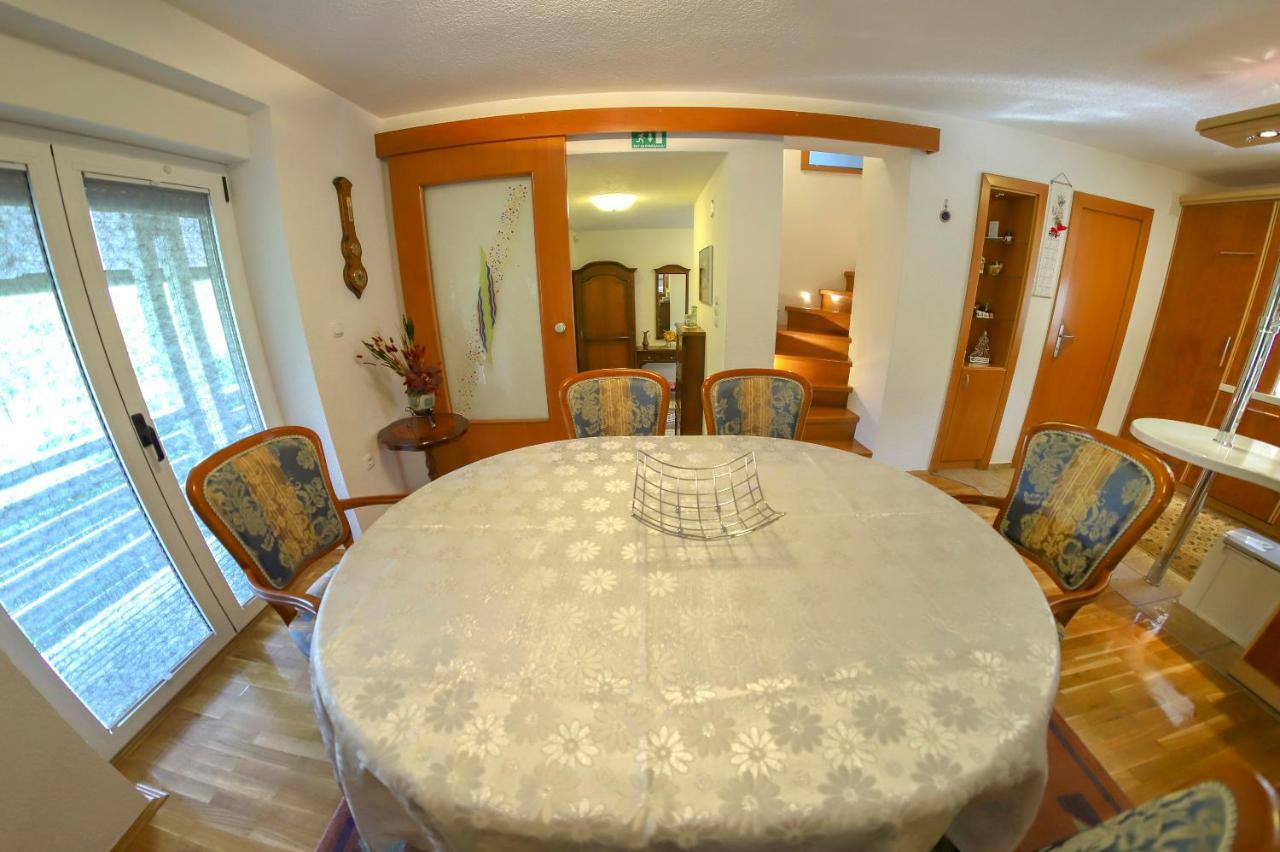 Holiday Home Villa Sara Біхач Екстер'єр фото