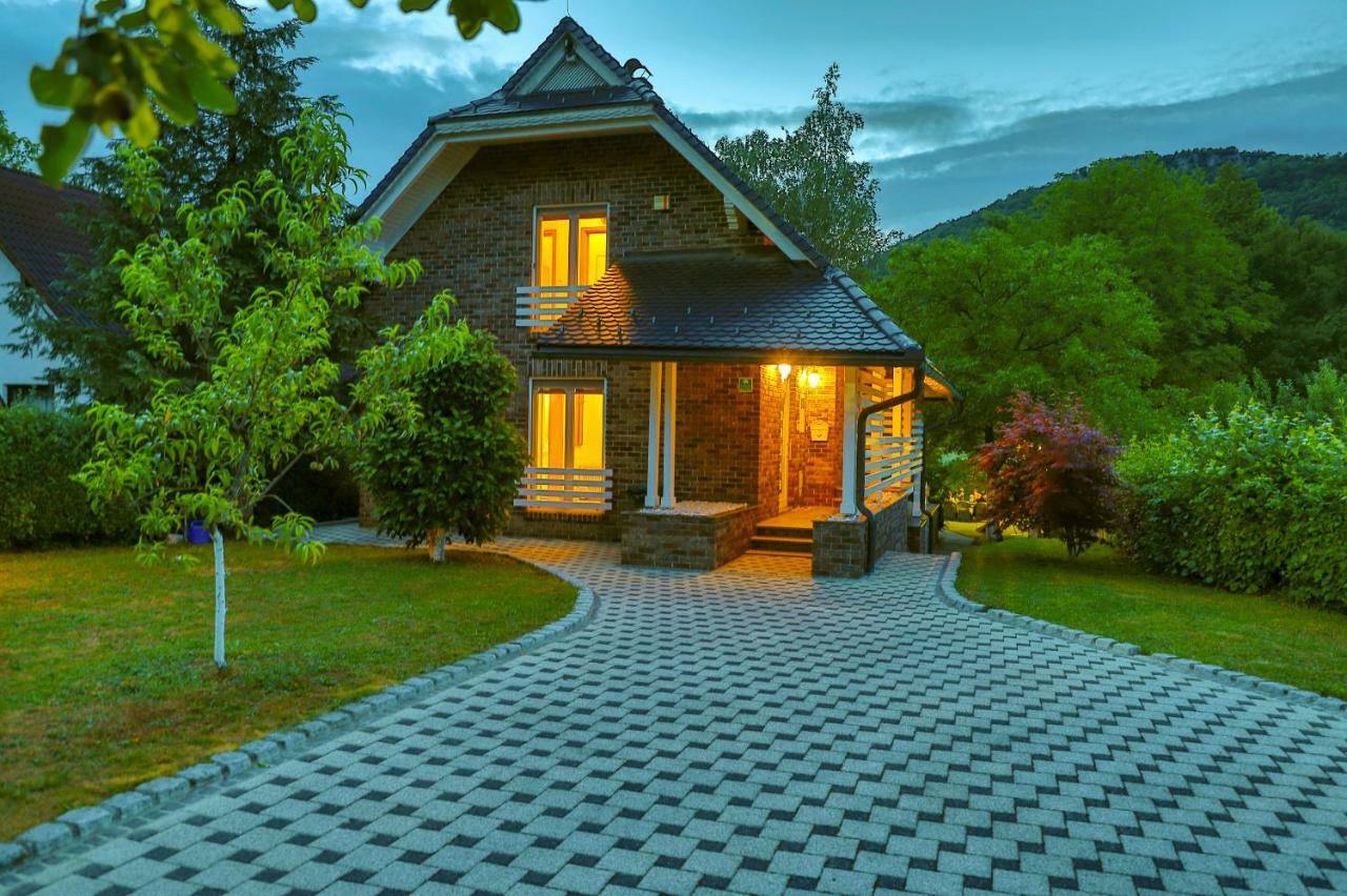 Holiday Home Villa Sara Біхач Екстер'єр фото
