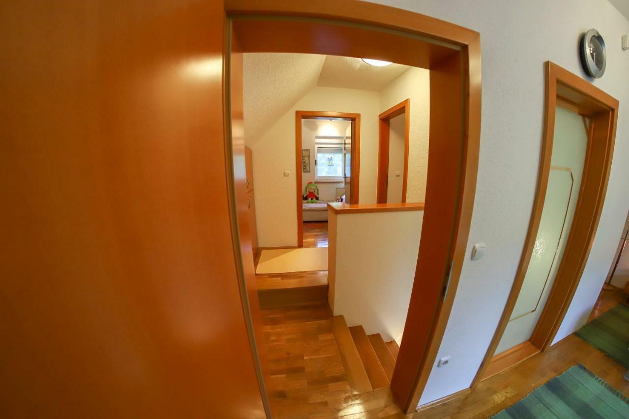 Holiday Home Villa Sara Біхач Екстер'єр фото