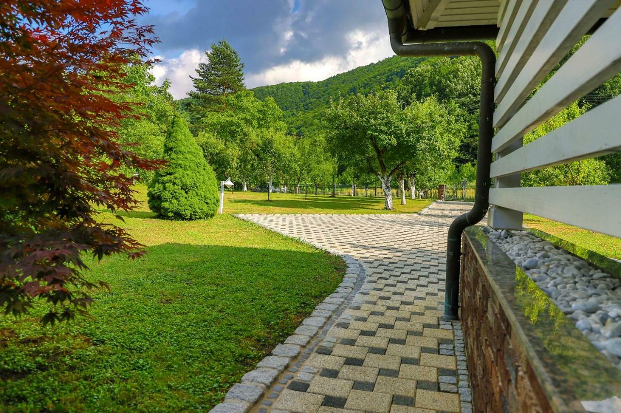 Holiday Home Villa Sara Біхач Екстер'єр фото