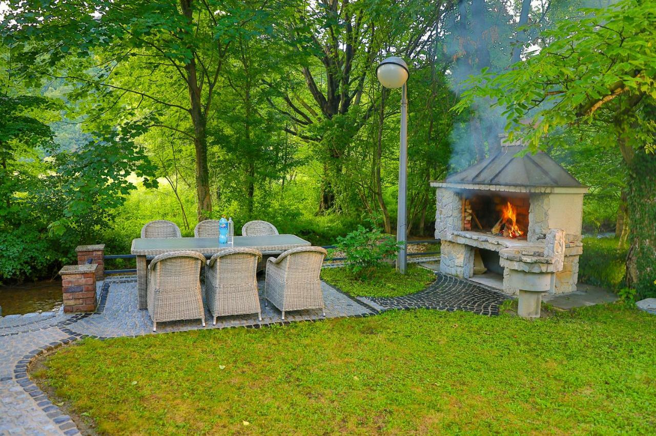 Holiday Home Villa Sara Біхач Екстер'єр фото