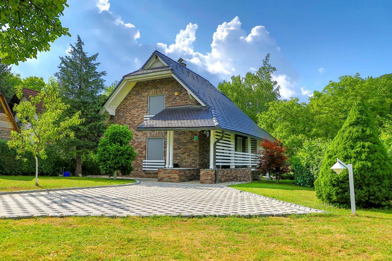 Holiday Home Villa Sara Біхач Екстер'єр фото