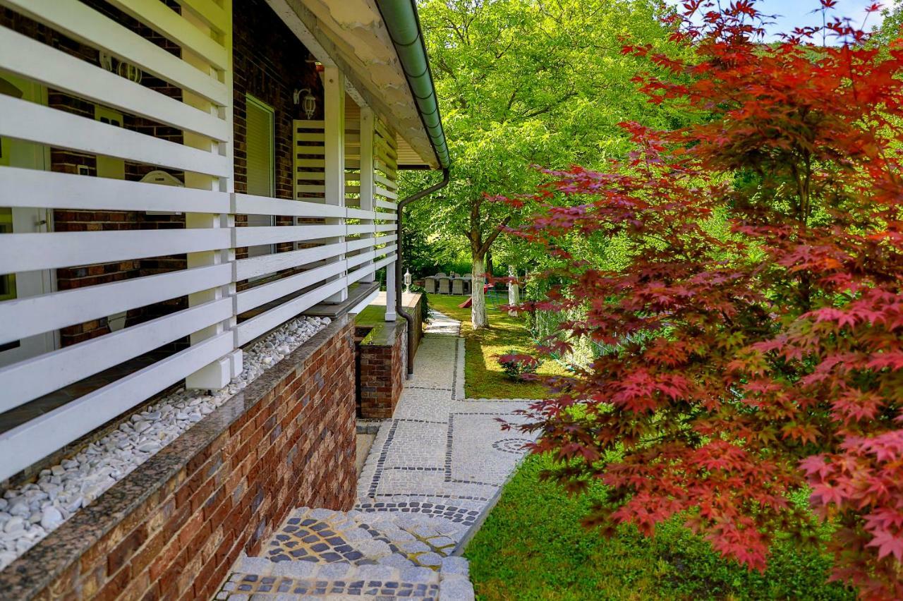 Holiday Home Villa Sara Біхач Екстер'єр фото